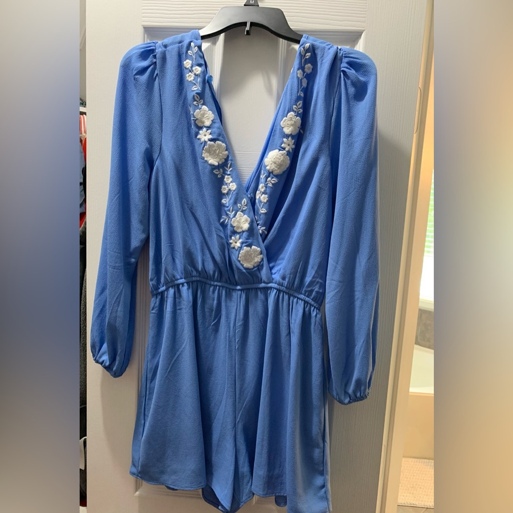Francesca’s blue long sleeve romper shorts floral size Medium one piece outfit